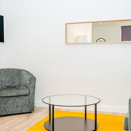 Central Serviced Apartments - 2 Bedroom - Walk Away From City Centre & Universities - Sleeps 4 - 3 X Double Beds - Smart Tvs In All Rooms - Short Term Stays Welcome - Walk Away From Train & Bus Station - Preferred Location For Short Stay In Dundee Ngoại thất bức ảnh