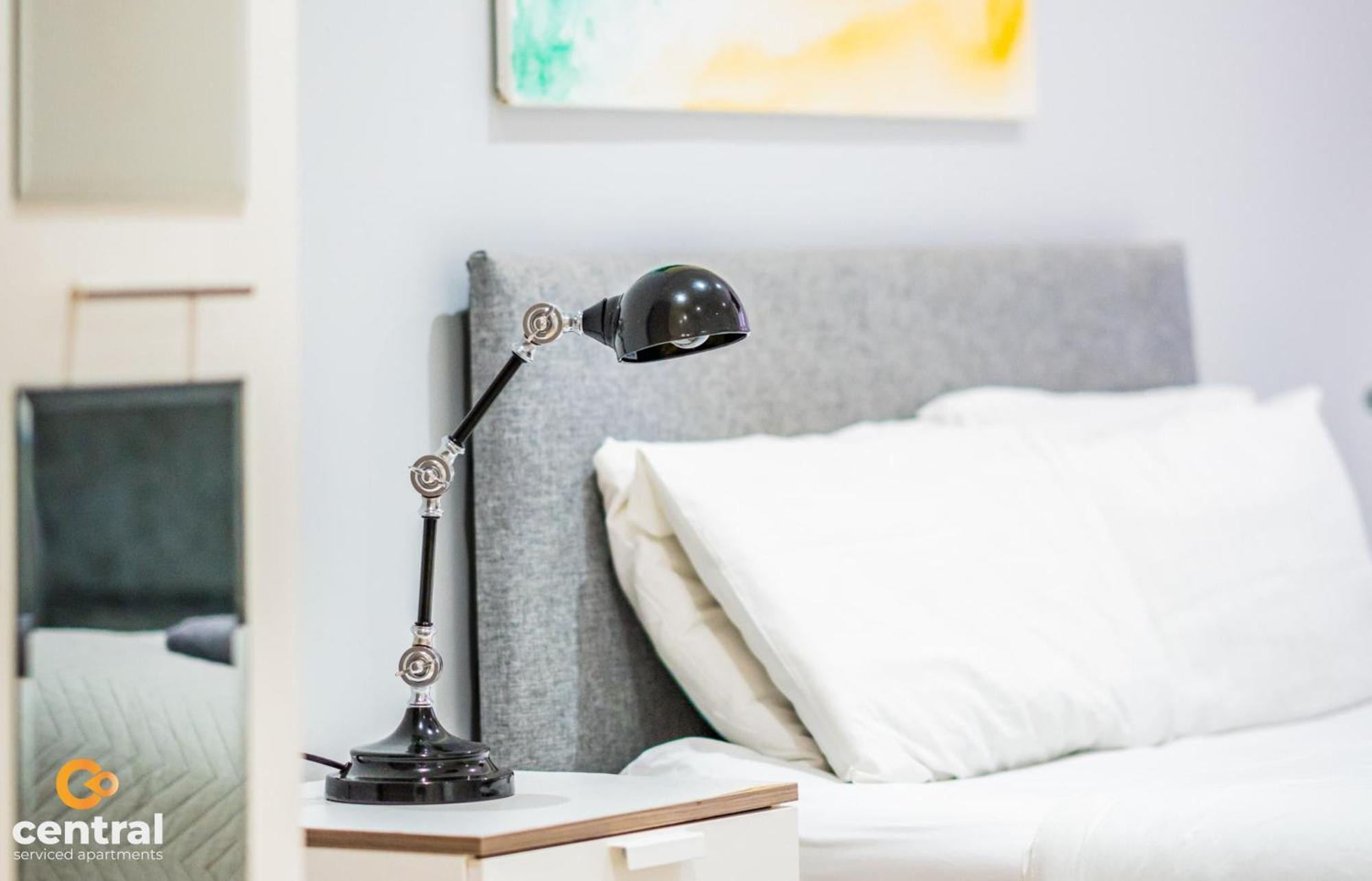 Central Serviced Apartments - 2 Bedroom - Walk Away From City Centre & Universities - Sleeps 4 - 3 X Double Beds - Smart Tvs In All Rooms - Short Term Stays Welcome - Walk Away From Train & Bus Station - Preferred Location For Short Stay In Dundee Ngoại thất bức ảnh